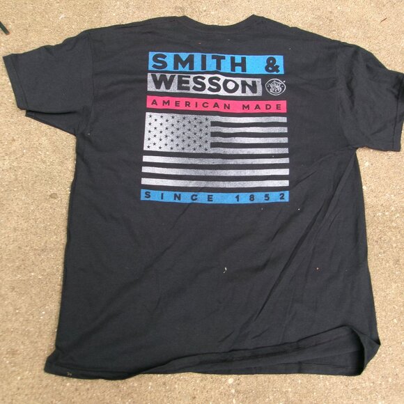 Smith & Wesson American Made Guns Ammunition USA Flag Black Men's XL S/S T-Shirt - Picture 8 of 8